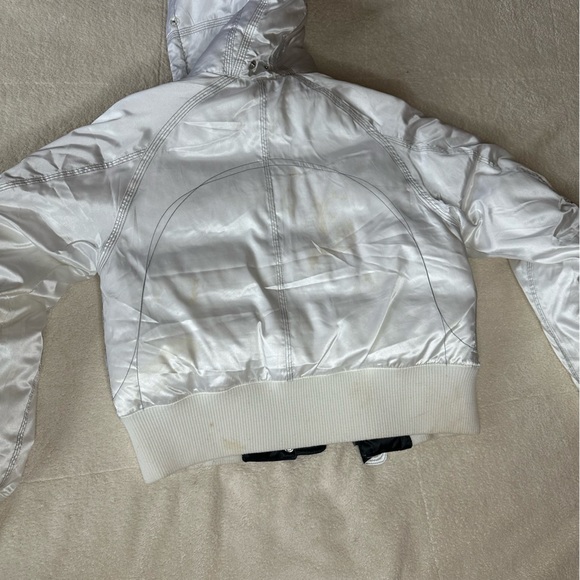 Women’s Nike cropped puffer jacket from Y2K - Picture 6 of 9